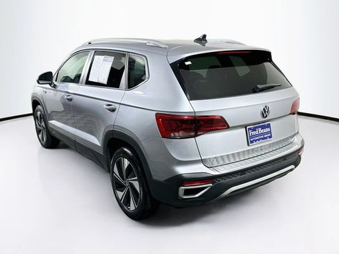Used 2023 Volkswagen Taos SE AWD/4WD image 6