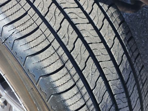 Used 2025 RAM 1500 Laramie image 13