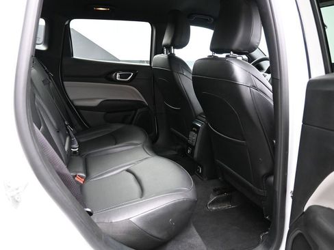 Used 2025 Jeep Compass Limited AWD/4WD image 23