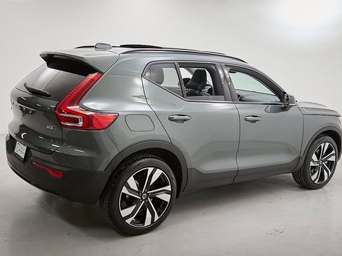 New 2026 Volvo XC40 B5 Ultra w/ Climate Package image 9