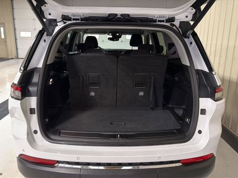 Used 2023 Jeep Grand Cherokee L Laredo w/ Luxury Tech Group I AWD/4WD image 9