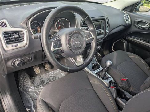 Used 2017 Jeep Compass Sport AWD/4WD image 10