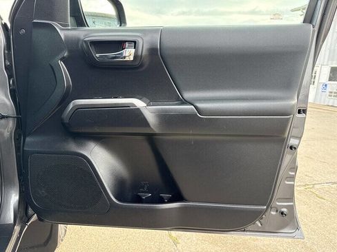 Used 2020 Toyota Tacoma 4x4 Double Cab image 20