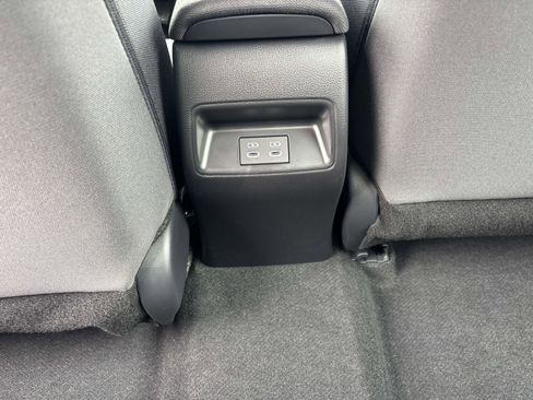 Used 2025 Toyota Corolla LE FWD image 10
