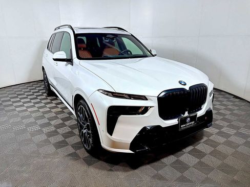 Certified 2024 BMW X7 xDrive40i w/ M Sport Package image 2