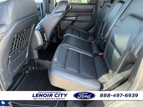 Used 2025 Ford Bronco Badlands image 11