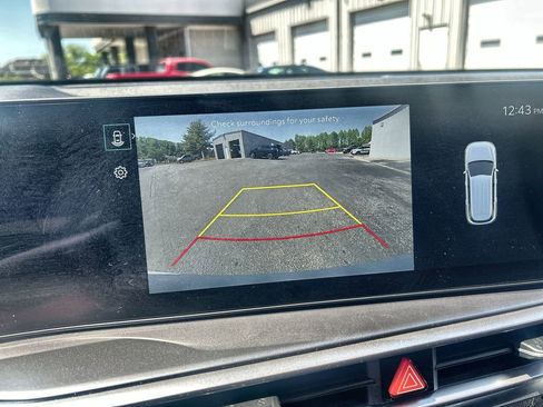 Used 2025 Kia Sorento EX w/ Panoramic Sunroof Package FWD image 23