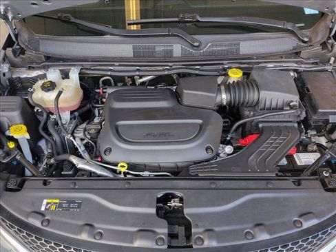 Used 2020 Chrysler Pacifica Touring-L w/ Advanced Safetytec Group image 23