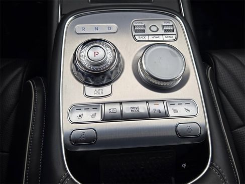 Used 2024 Genesis G90 3.5T image 18