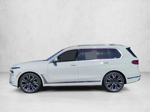 Used 2026 BMW X7 xDrive40i w/ Premium Package AWD/4WD image 2
