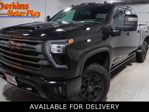 Used 2024 Chevrolet Silverado 2500 High Country w/ High Country Premium Package image 1