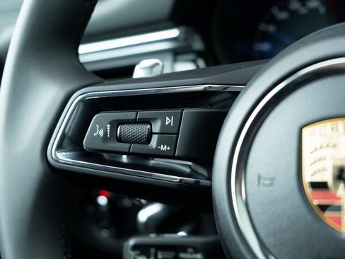 Certified 2025 Porsche Macan image 26