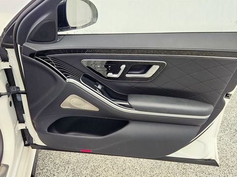 Used 2021 Mercedes-Benz S 580 4MATIC Sedan w/ AMG Line image 26