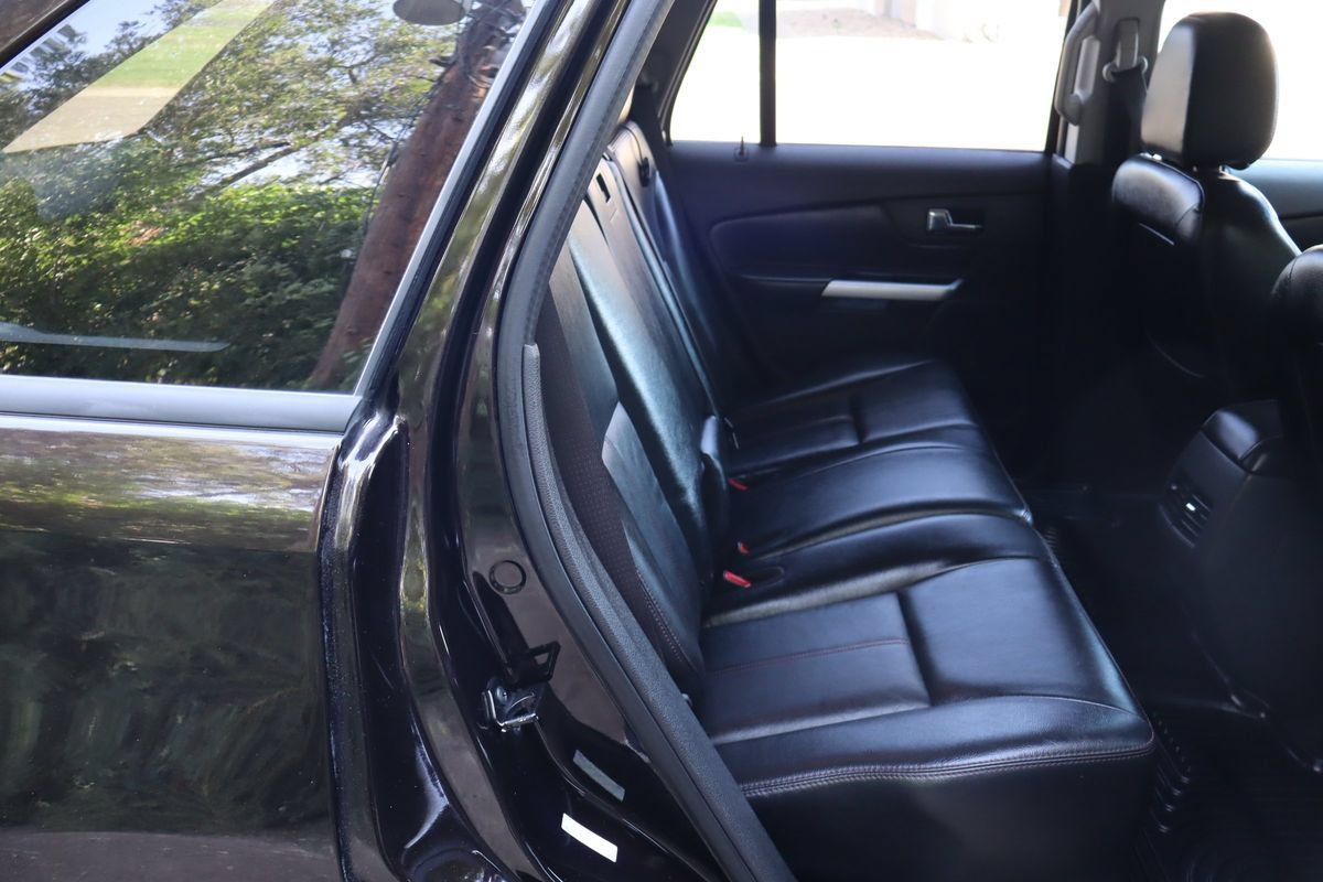 Used 2013 Ford Edge SEL FWD image 21