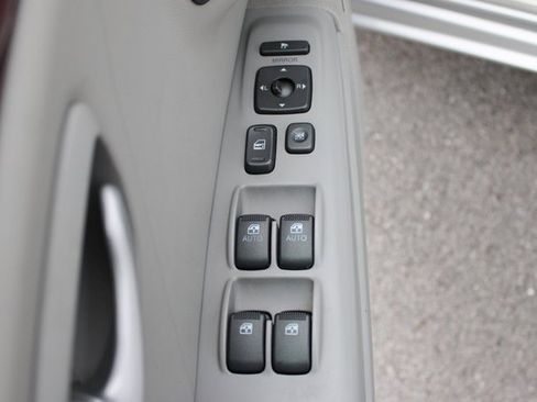 Used 2006 Hyundai Azera Limited image 11