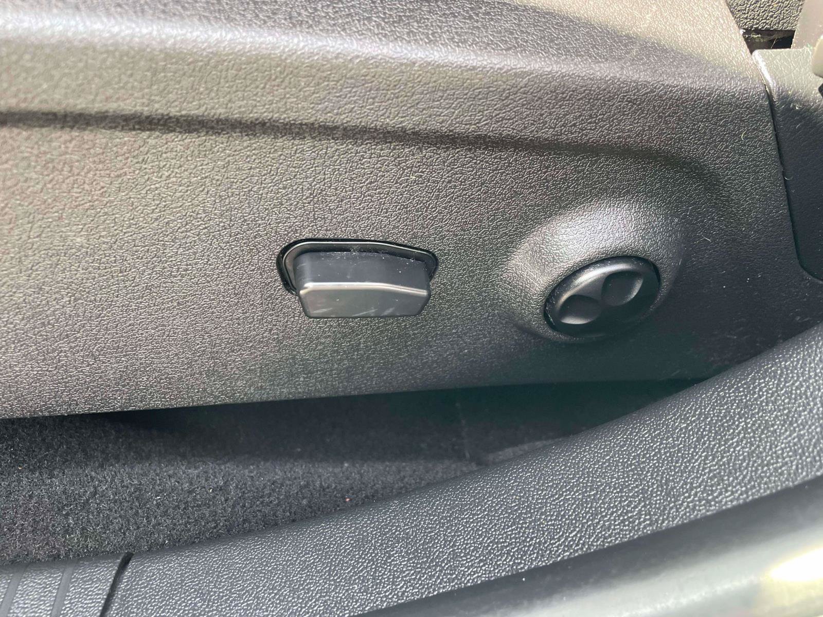 Used 2016 Dodge Journey SE w/ Flexible Seating Group FWD image 12