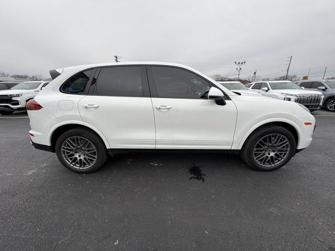 Used 2018 Porsche Cayenne Platinum Edition image 2