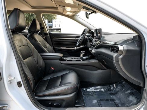 Used 2023 Nissan Altima 2.5 SR w/ SR Premium Package image 34