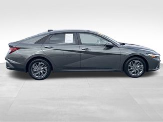 Used 2024 Hyundai Elantra SEL video 2
