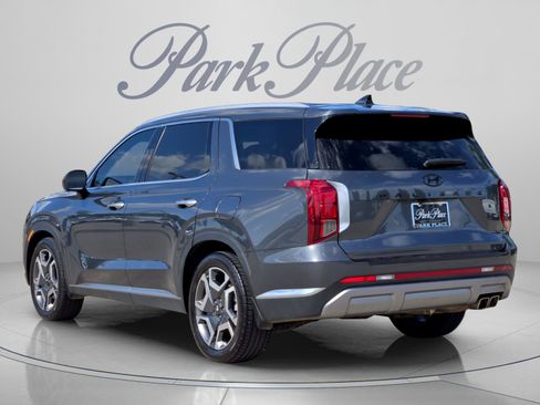 Used 2023 Hyundai Palisade Limited AWD/4WD image 3