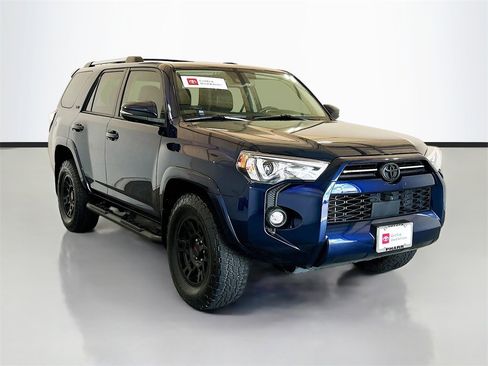 Used 2023 Toyota 4Runner SR5 Premium image 3