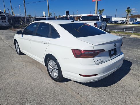 Used 2019 Volkswagen Jetta S image 9