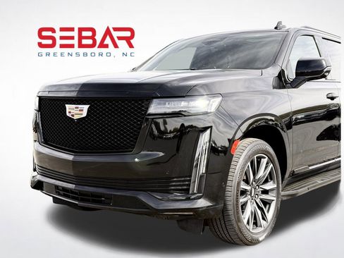 Used 2023 Cadillac Escalade ESV Sport AWD/4WD image 2