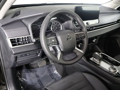 New 2026 Mitsubishi Outlander SE FWD image 25