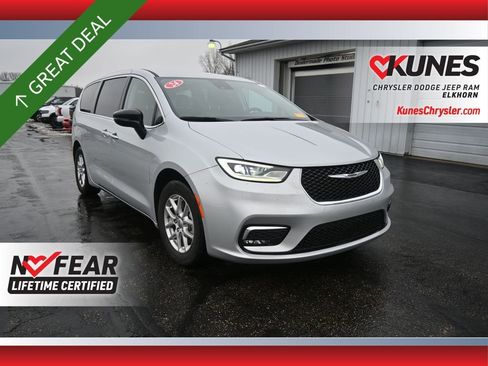 Used 2024 Chrysler Pacifica Touring-L image 1