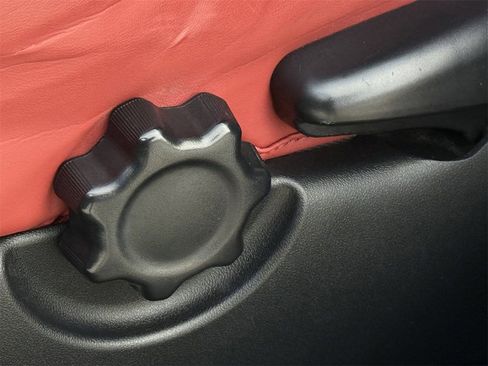 Used 2021 Toyota Tacoma SR w/ SR Convenience Package image 22