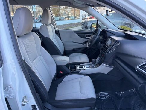 Used 2023 Subaru Forester Base image 21