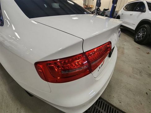 Used 2016 Audi A4 2.0T Premium image 30