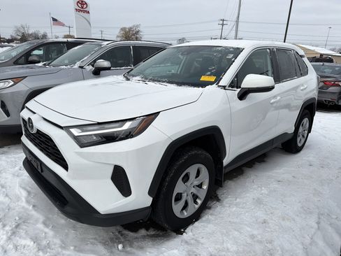 Used 2023 Toyota RAV4 LE image 4