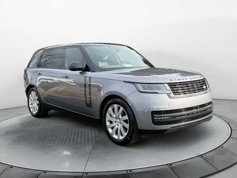 Used 2024 Land Rover Range Rover Long Wheelbase SE image 3