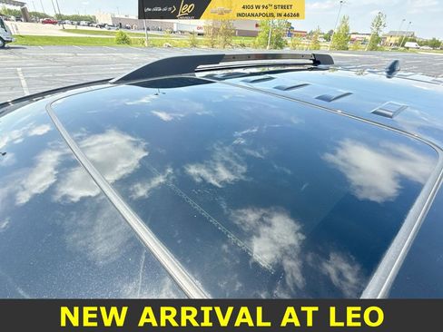 Used 2023 GMC Acadia SLE w/ Driver Convenience Package image 22