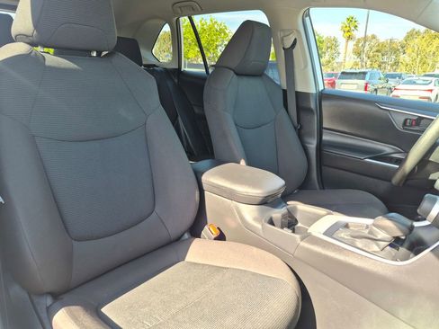Used 2025 Toyota RAV4 LE image 31