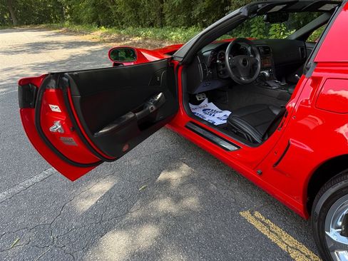 Used 2012 Chevrolet Corvette Grand Sport w/ 2LT Preferred Equipment Group RWD image 46