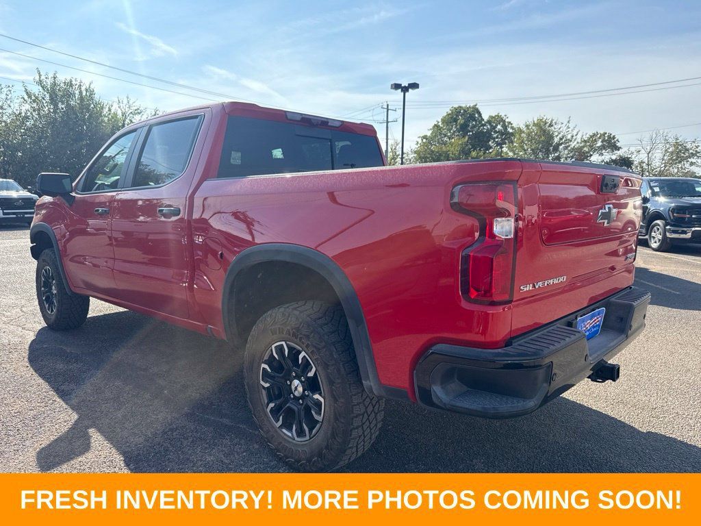 Used 2024 Chevrolet Silverado 1500 ZR2 w/ Technology Package AWD/4WD image 4