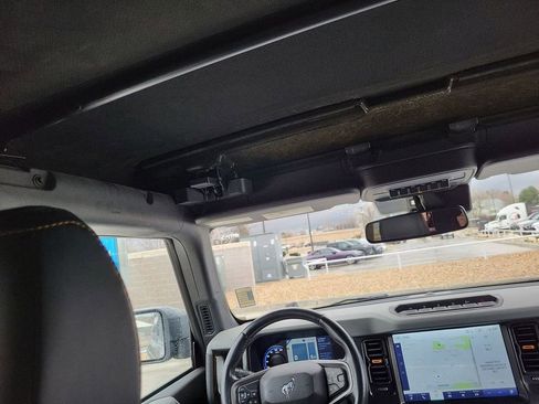 Used 2022 Ford Bronco Badlands w/ Sasquatch Package image 11