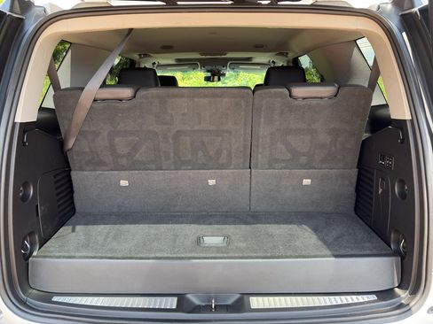 Used 2019 Cadillac Escalade Luxury RWD image 6