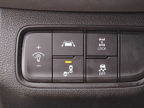 Used 2019 Hyundai Santa Fe SEL image 26