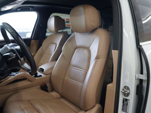 Used 2019 Porsche Cayenne S AWD/4WD image 27