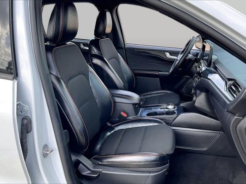 Used 2025 Ford Escape ST-Line FWD image 9