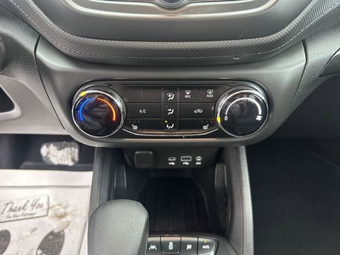 Used 2023 Chevrolet TrailBlazer LT image 32