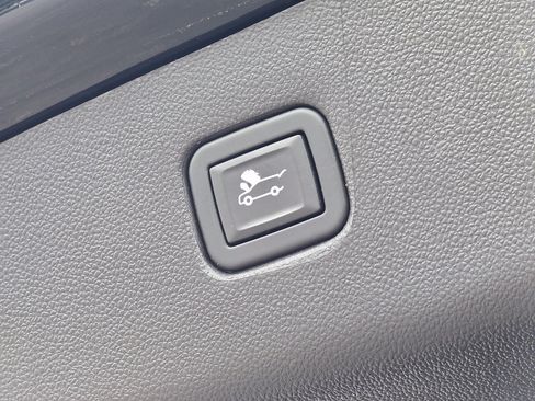 Used 2024 Chevrolet Blazer RS w/ Enhanced Convenience Package FWD image 19