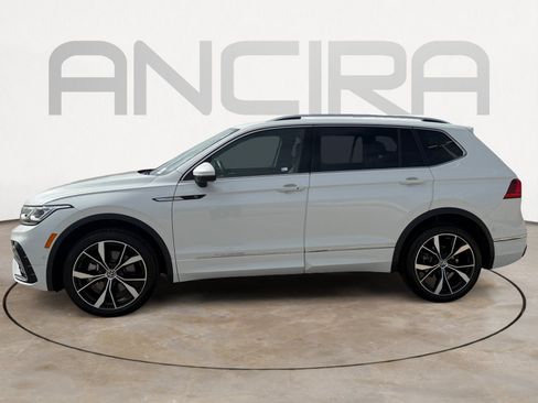 Used 2024 Volkswagen Tiguan SEL R-Line w/ MDO Package, Two-Row AWD/4WD image 7