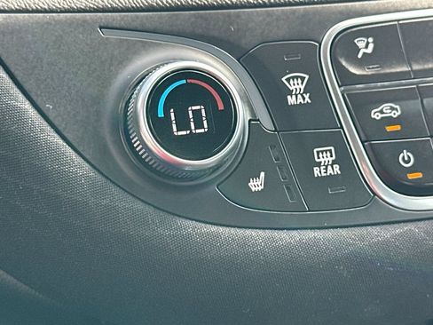 Used 2023 Chevrolet Malibu LT FWD image 19