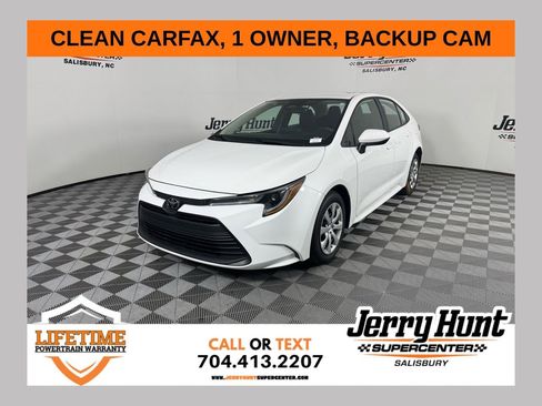 Used 2025 Toyota Corolla LE image 1