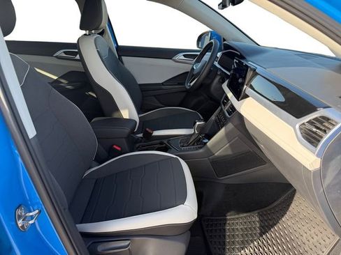 New 2025 Volkswagen Taos SE image 15