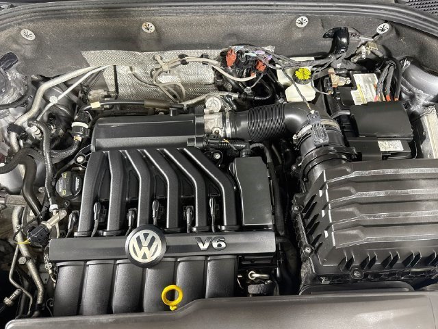 Used 2020 Volkswagen Atlas Cross Sport SEL Premium AWD/4WD image 35